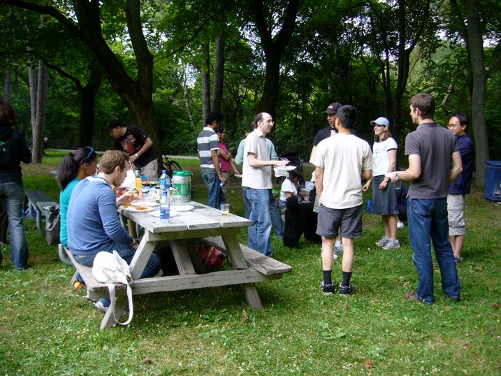 09.07.19-LabPicNic.JPG